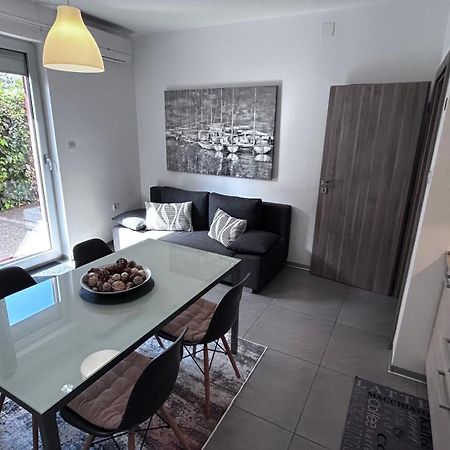 Ivni Apartmani Novigrad Istria Esterno foto