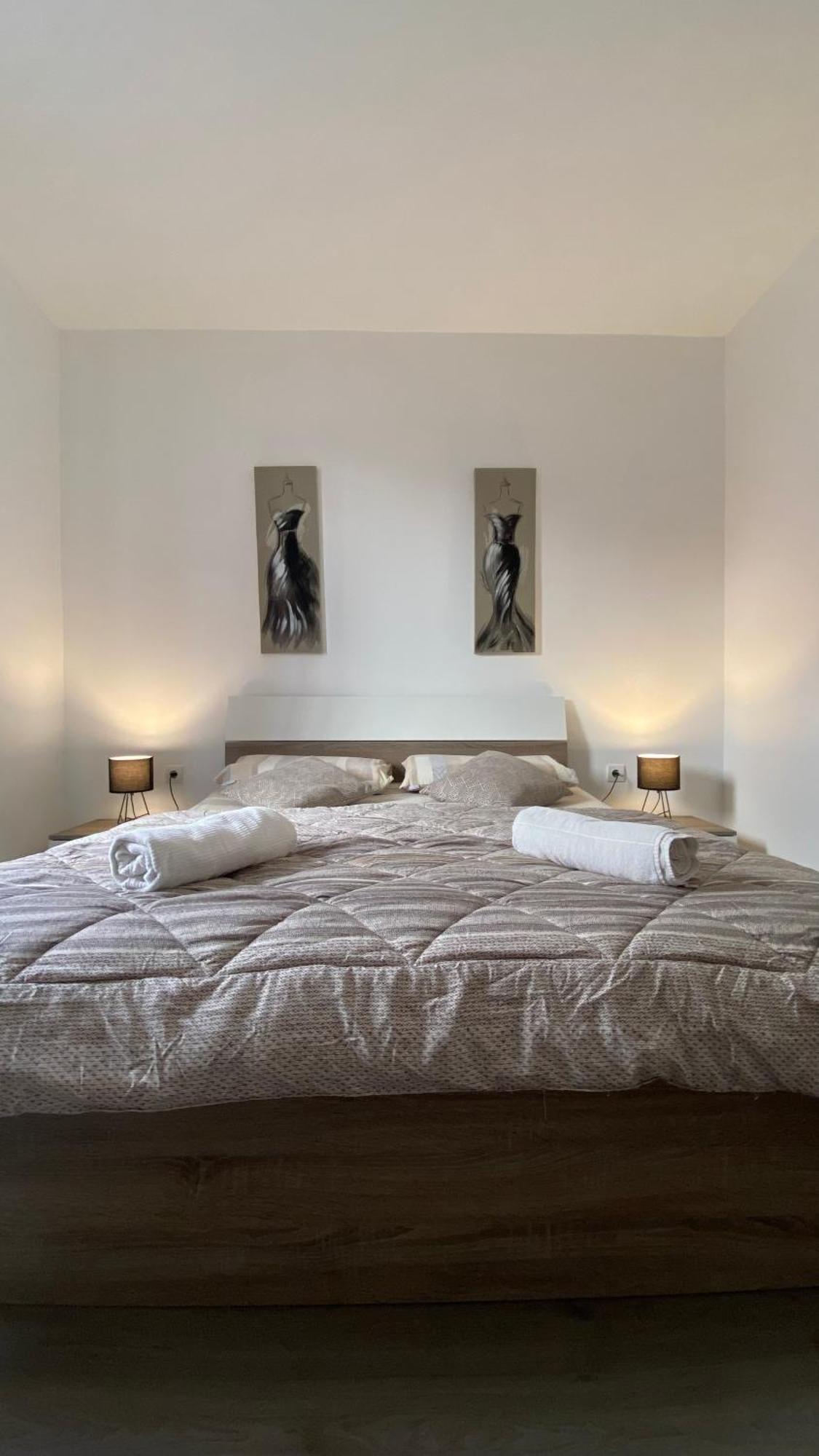 Ivni Apartmani Novigrad Istria Esterno foto