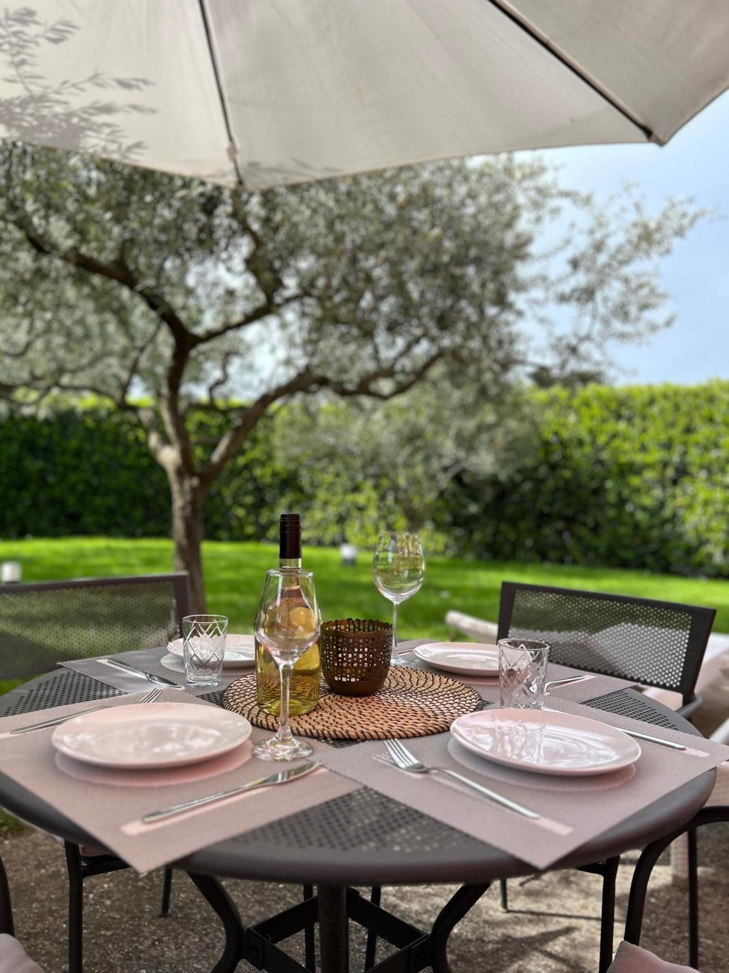 Ivni Apartmani Novigrad Istria Esterno foto