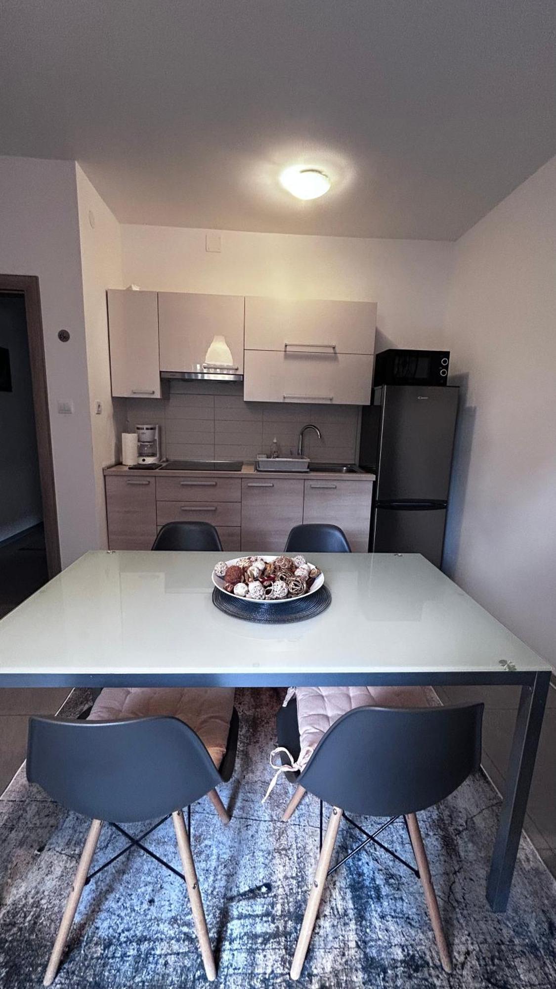 Ivni Apartmani Novigrad Istria Esterno foto