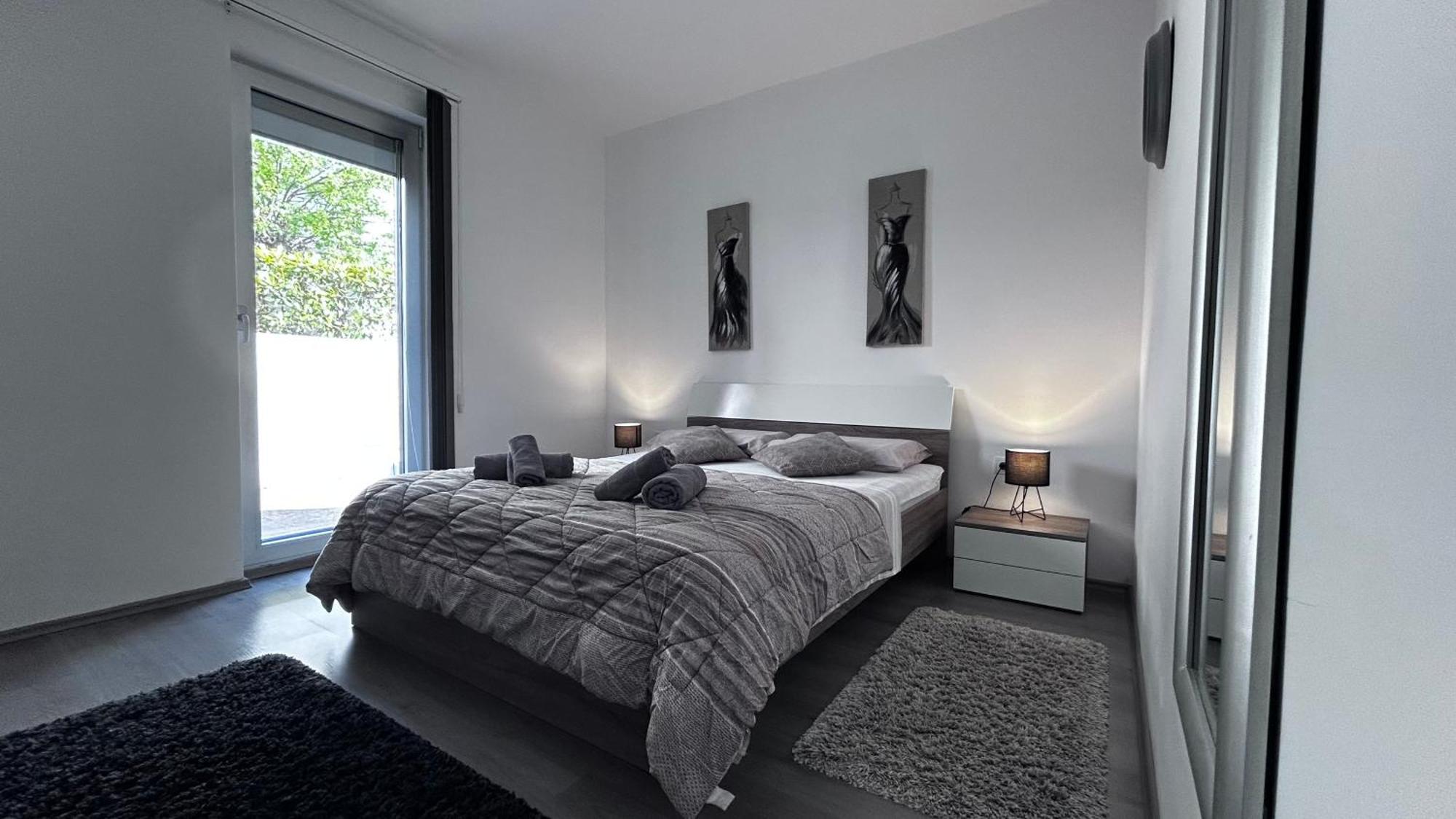 Ivni Apartmani Novigrad Istria Esterno foto