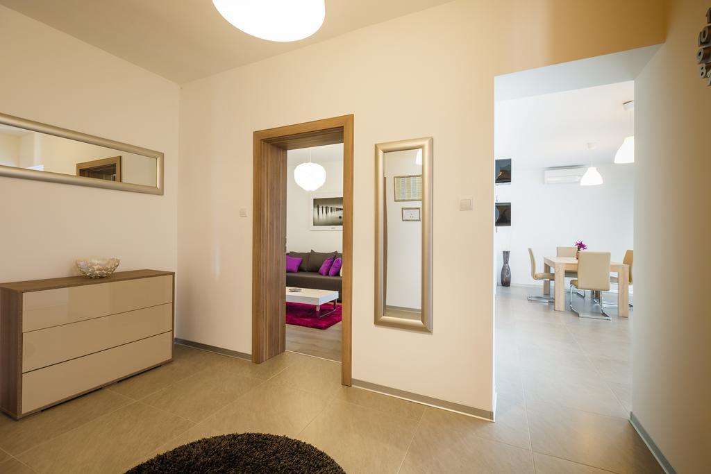 Ivni Apartmani Novigrad Istria Camera foto