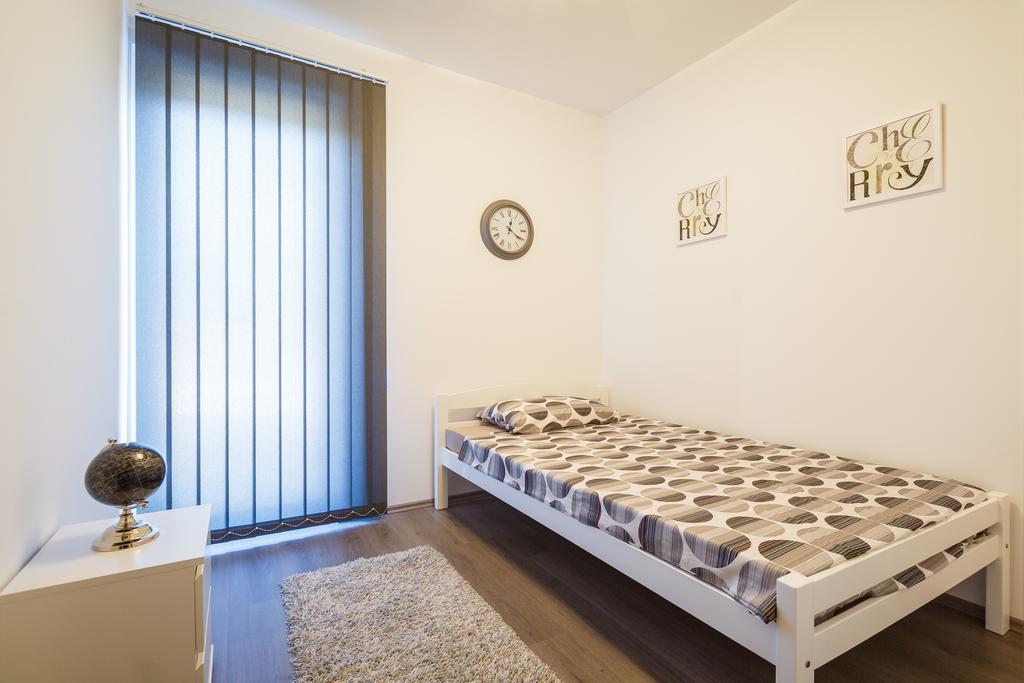 Ivni Apartmani Novigrad Istria Camera foto